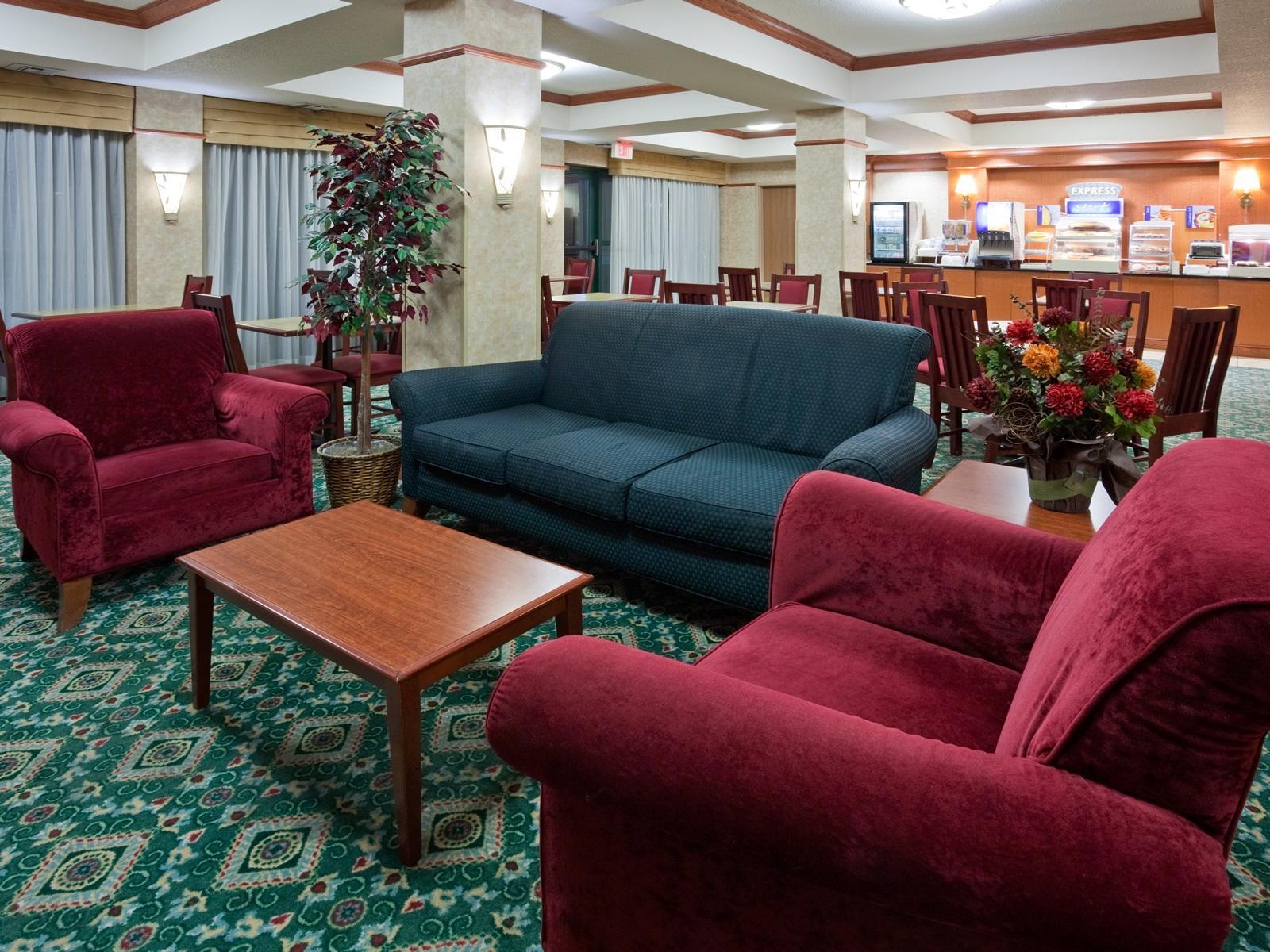 Holiday Inn Express Hotel & Suites Milwaukee-New Berlin By Ihg Ngoại thất bức ảnh