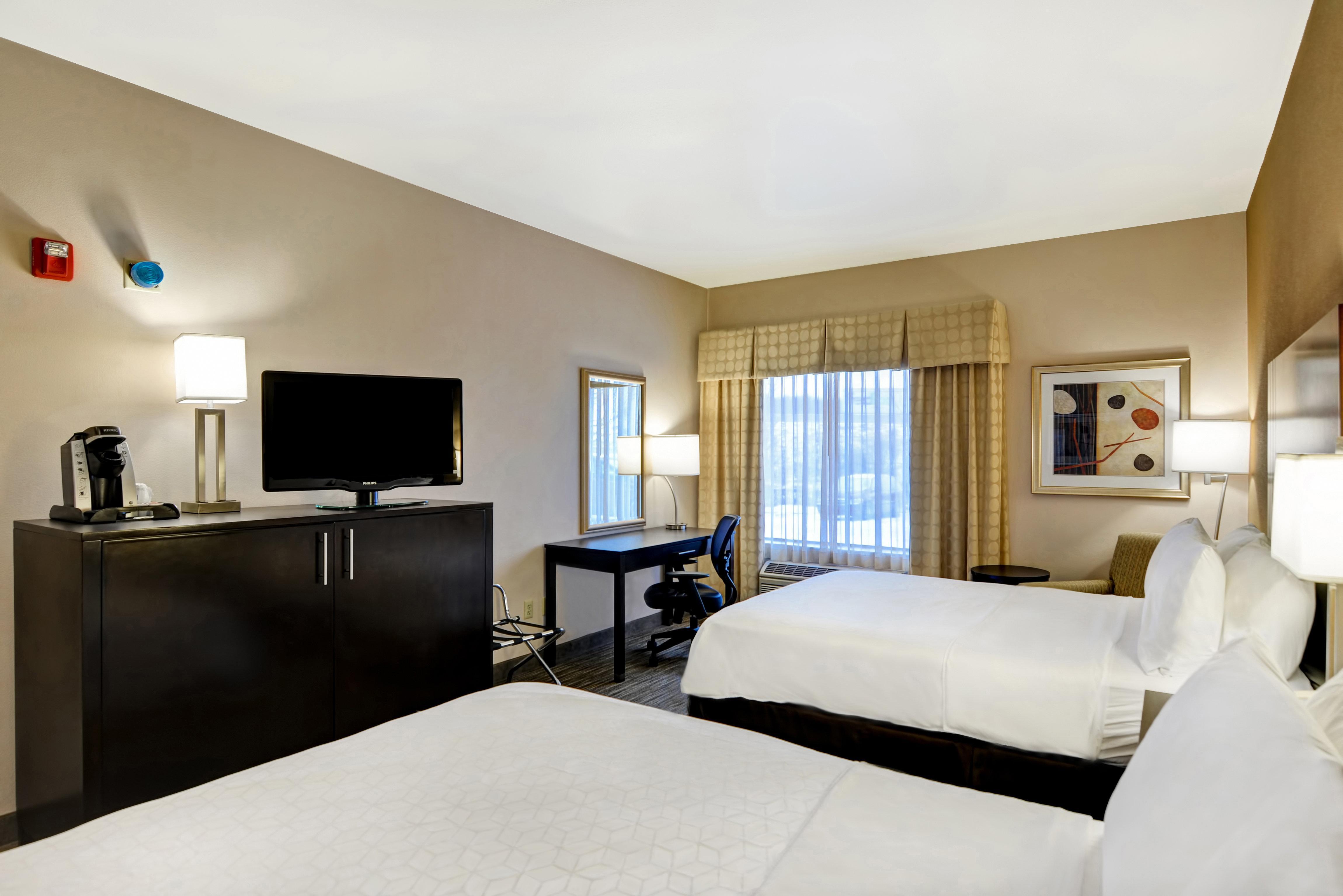 Holiday Inn Express Hotel & Suites Milwaukee-New Berlin By Ihg Ngoại thất bức ảnh
