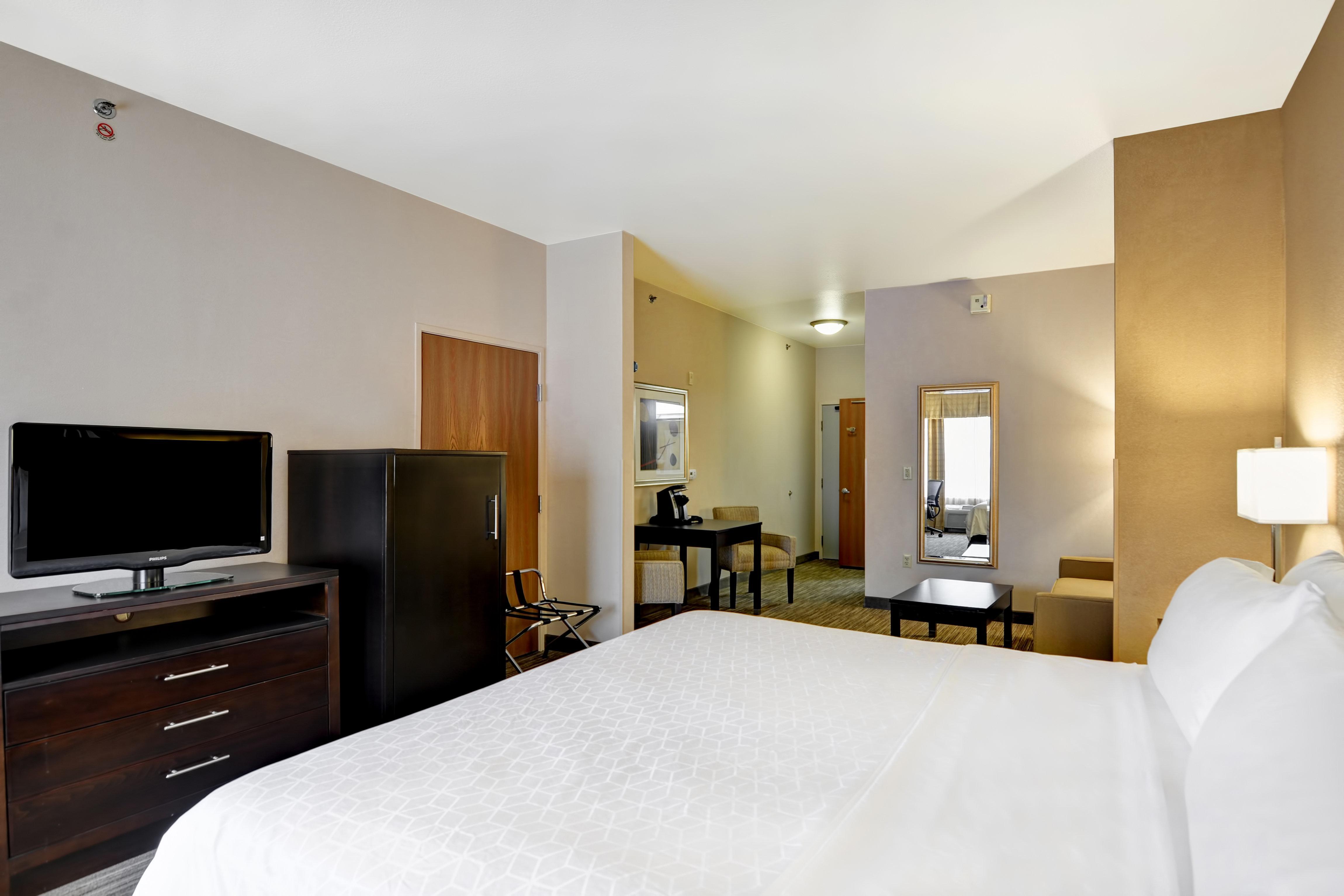 Holiday Inn Express Hotel & Suites Milwaukee-New Berlin By Ihg Ngoại thất bức ảnh