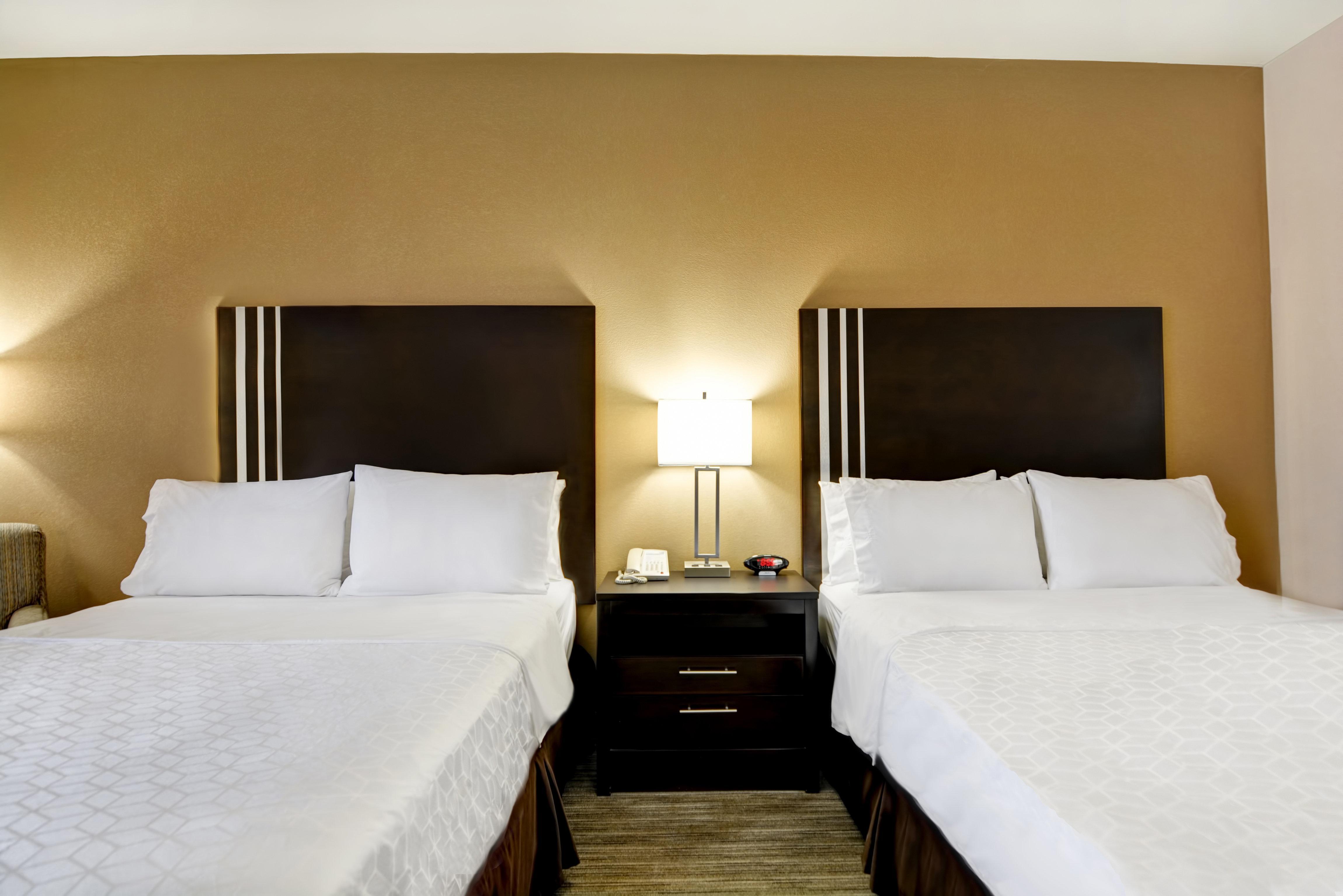 Holiday Inn Express Hotel & Suites Milwaukee-New Berlin By Ihg Ngoại thất bức ảnh