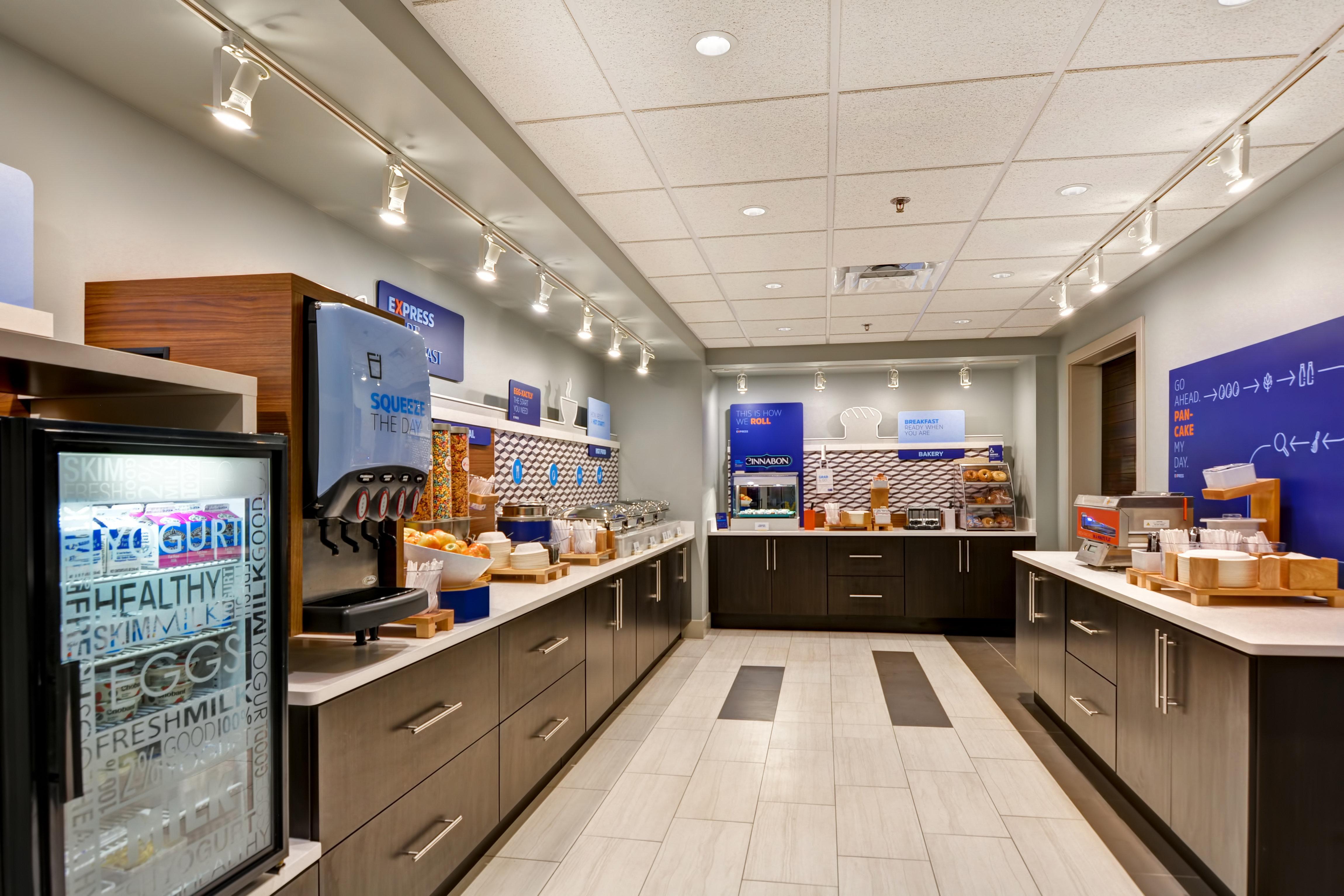Holiday Inn Express Hotel & Suites Milwaukee-New Berlin By Ihg Ngoại thất bức ảnh