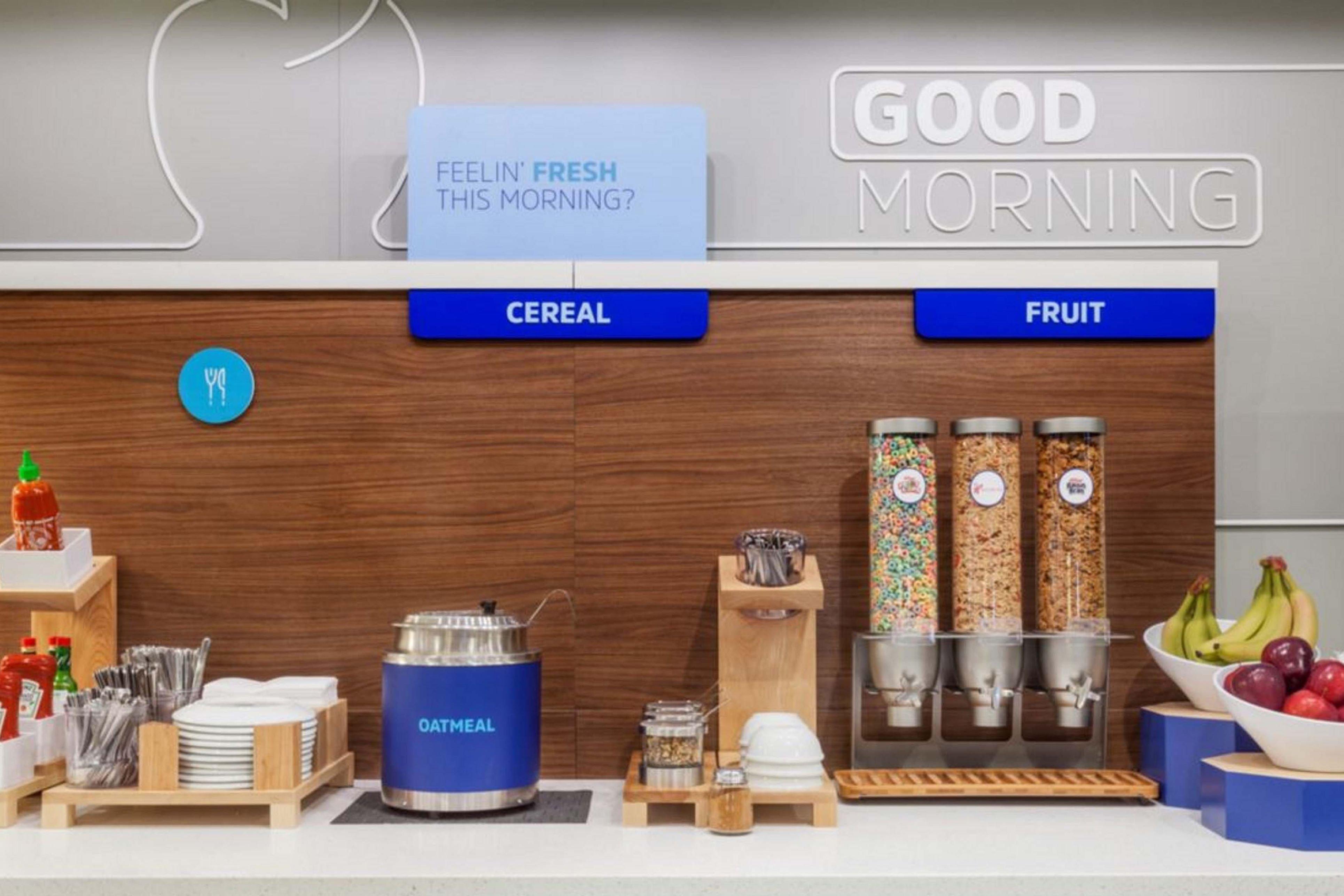 Holiday Inn Express Hotel & Suites Milwaukee-New Berlin By Ihg Ngoại thất bức ảnh