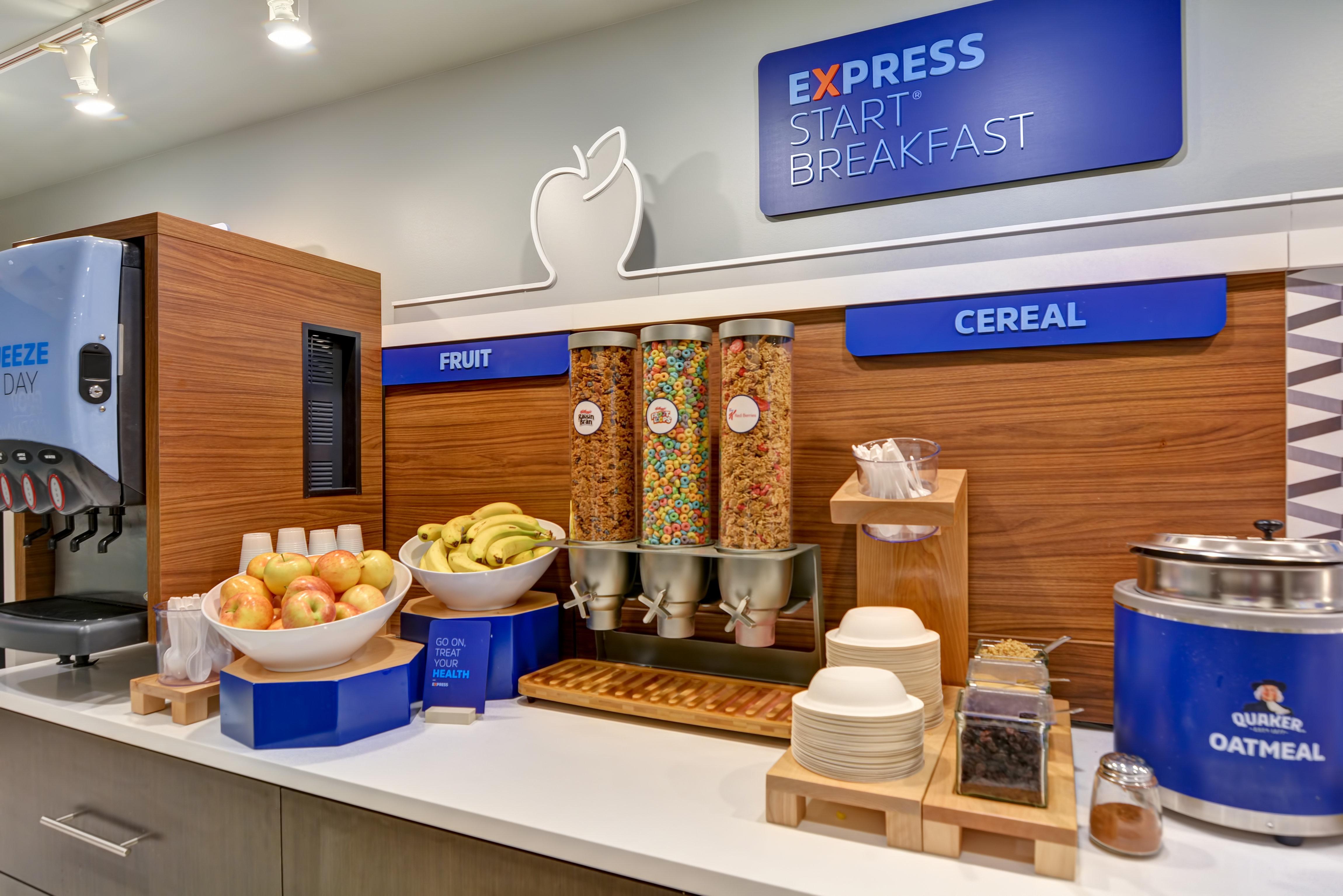 Holiday Inn Express Hotel & Suites Milwaukee-New Berlin By Ihg Ngoại thất bức ảnh