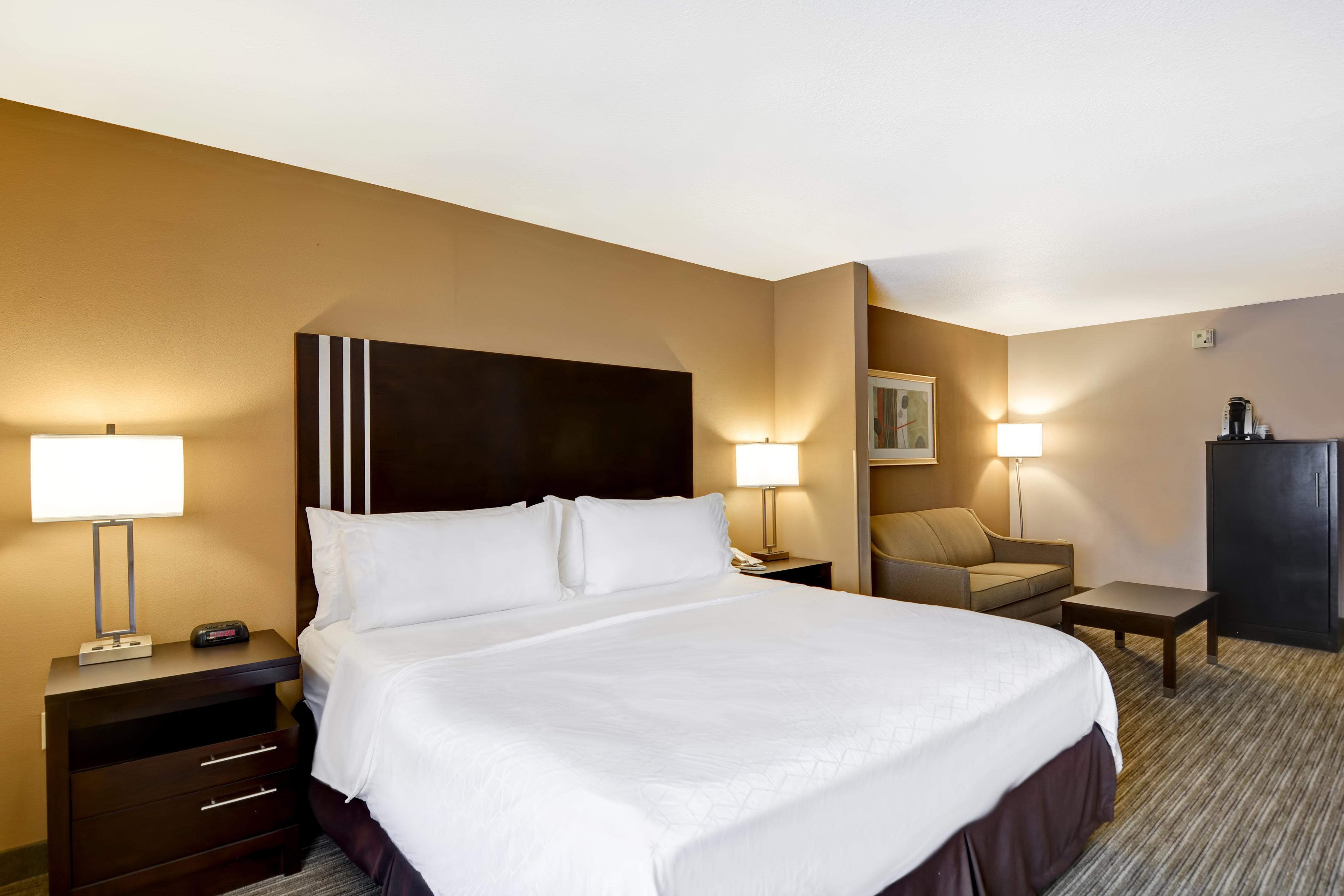 Holiday Inn Express Hotel & Suites Milwaukee-New Berlin By Ihg Ngoại thất bức ảnh