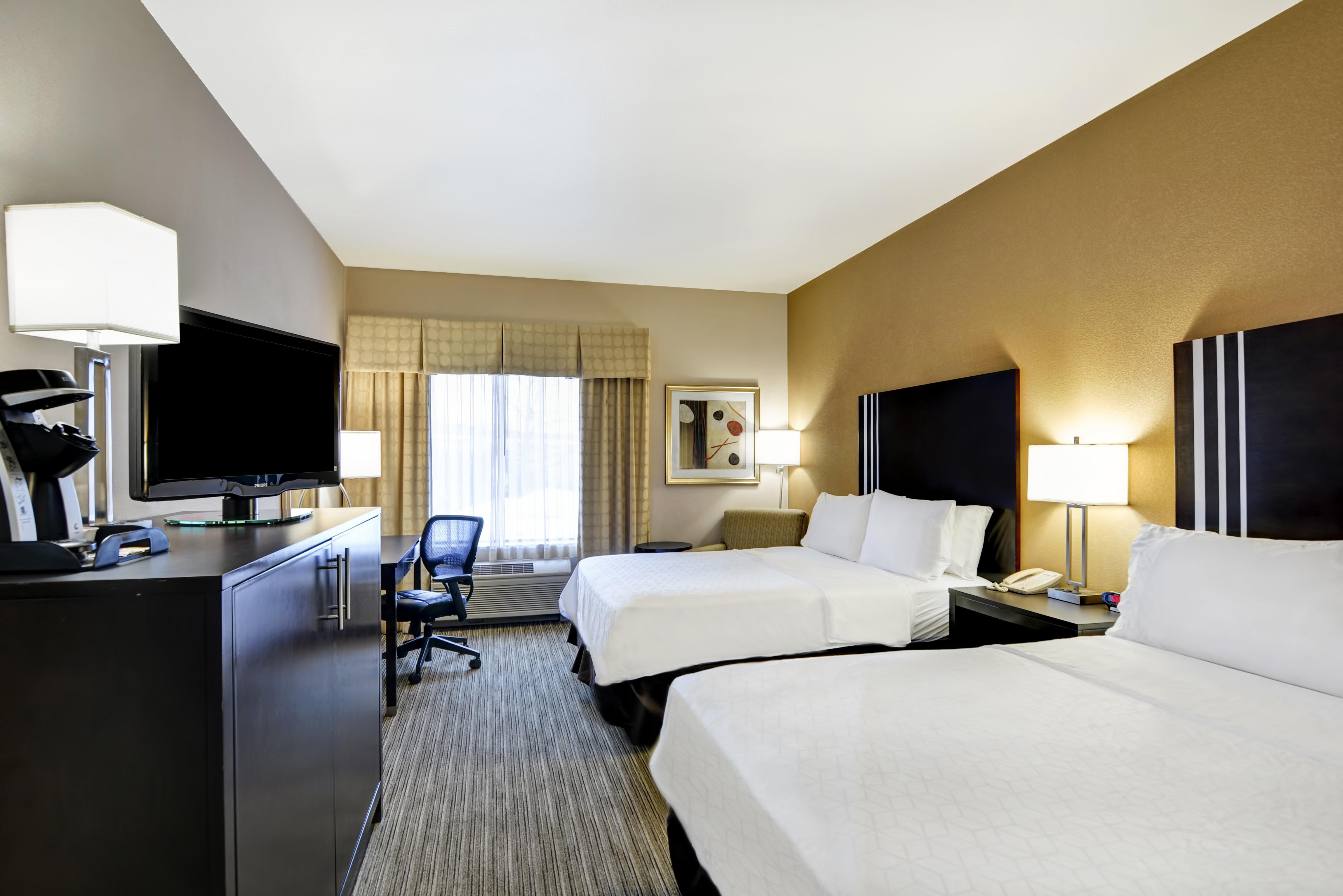 Holiday Inn Express Hotel & Suites Milwaukee-New Berlin By Ihg Ngoại thất bức ảnh