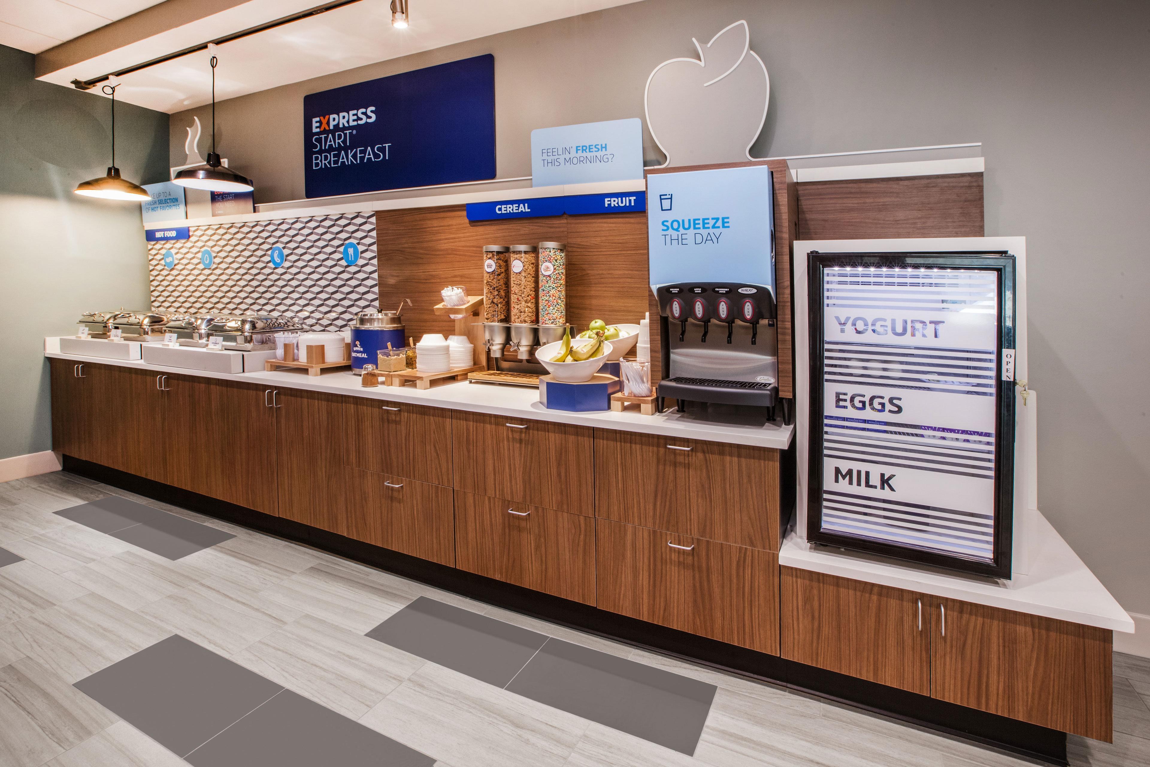 Holiday Inn Express Hotel & Suites Milwaukee-New Berlin By Ihg Ngoại thất bức ảnh