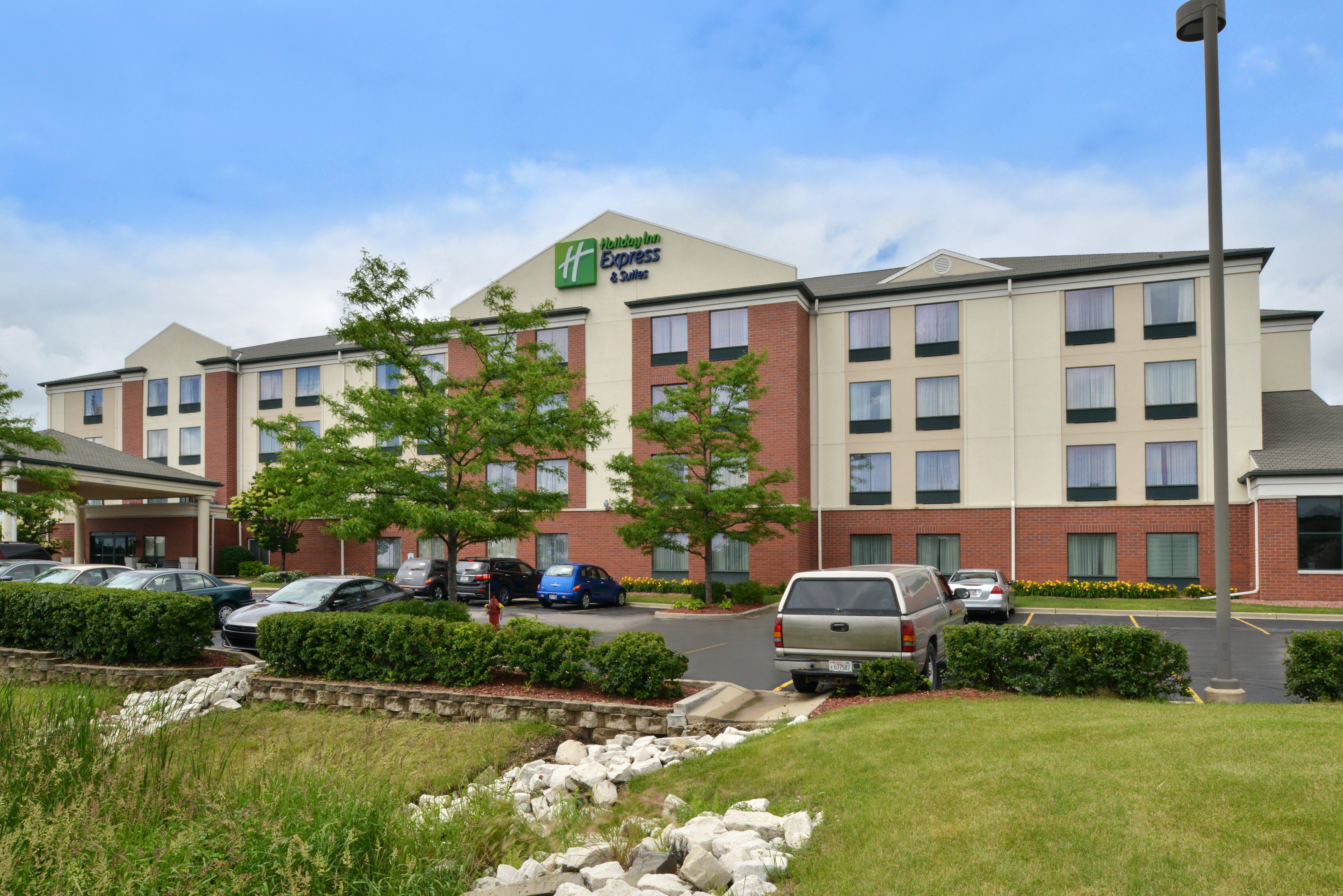 Holiday Inn Express Hotel & Suites Milwaukee-New Berlin By Ihg Ngoại thất bức ảnh