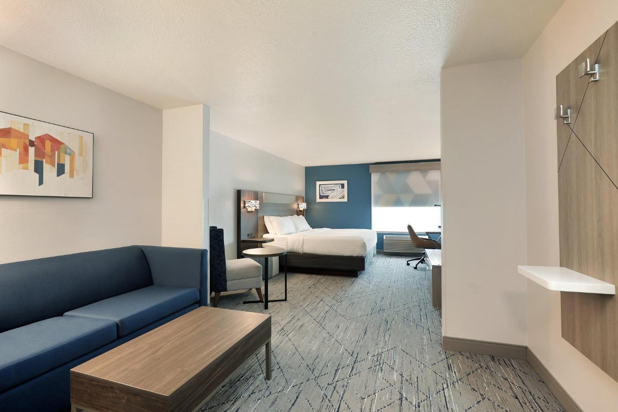 Holiday Inn Express Hotel & Suites Milwaukee-New Berlin By Ihg Ngoại thất bức ảnh