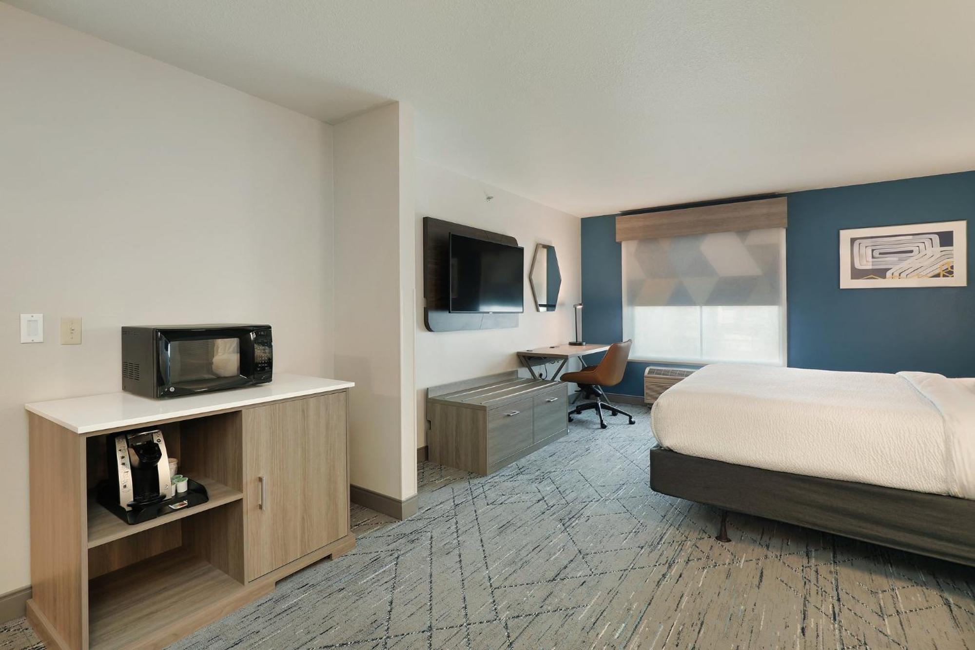 Holiday Inn Express Hotel & Suites Milwaukee-New Berlin By Ihg Ngoại thất bức ảnh