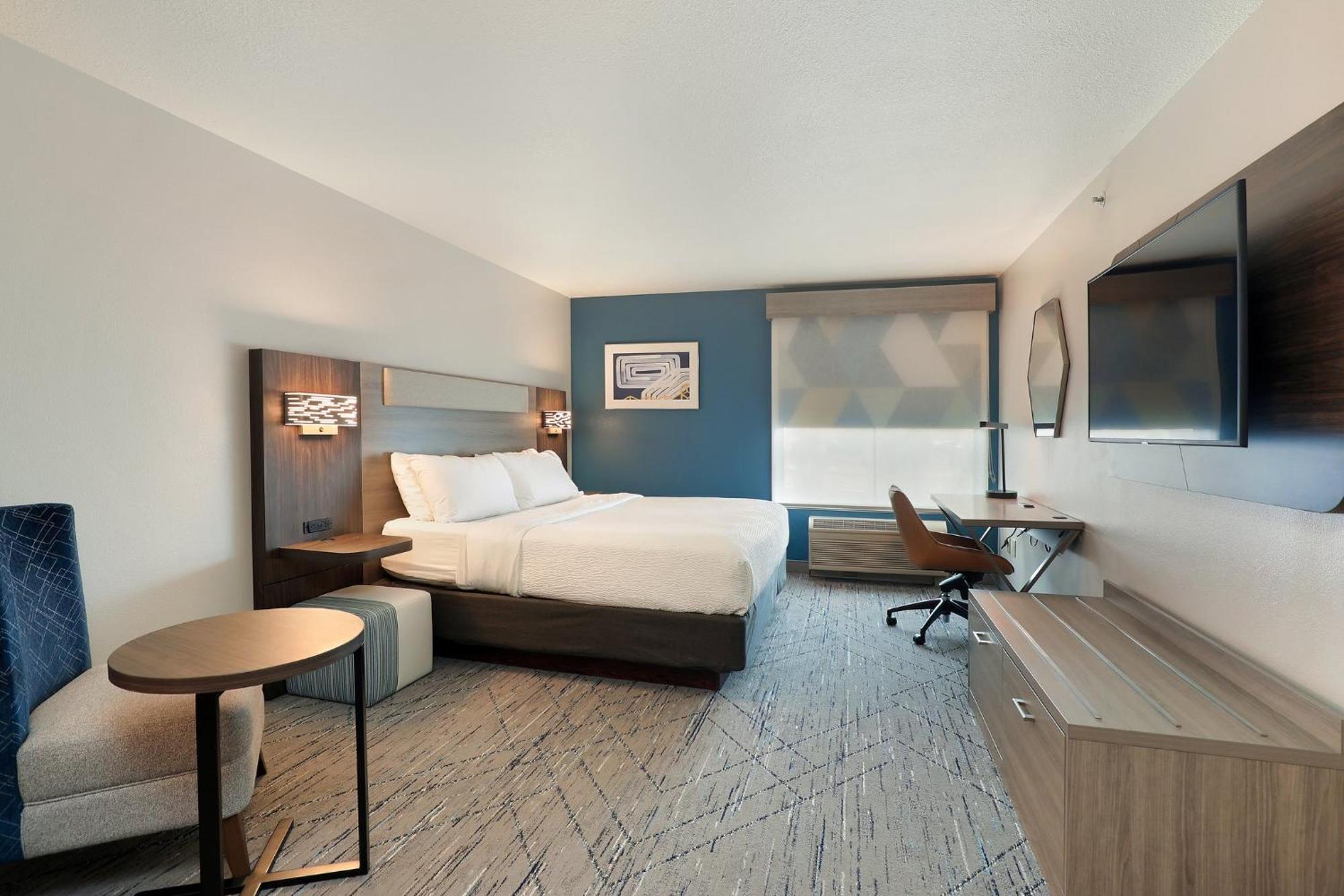Holiday Inn Express Hotel & Suites Milwaukee-New Berlin By Ihg Ngoại thất bức ảnh